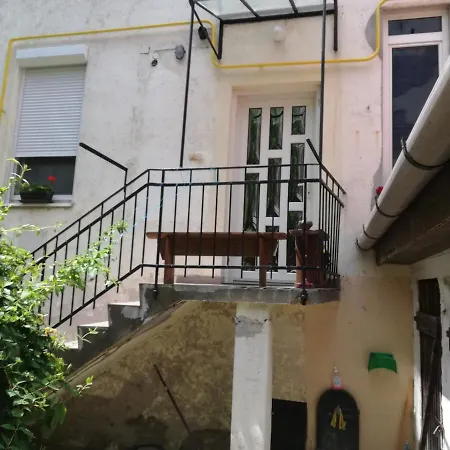 Tattoo Apartment *